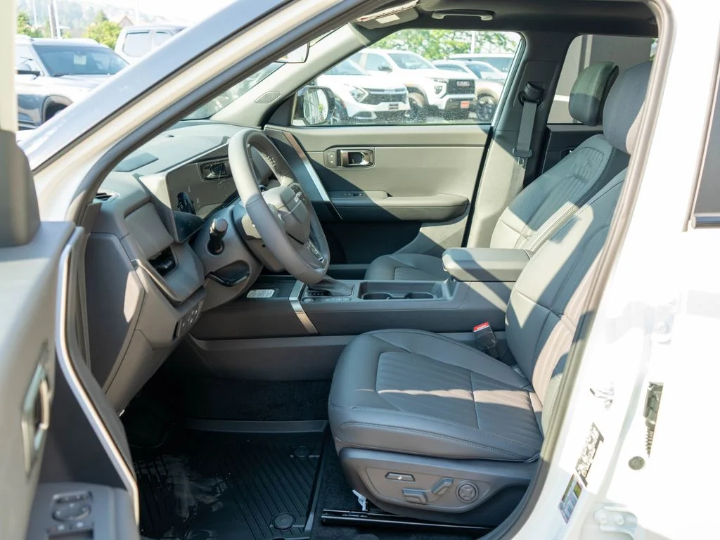 New 2027 Snow White Pearl Kia X-Line SX image 11