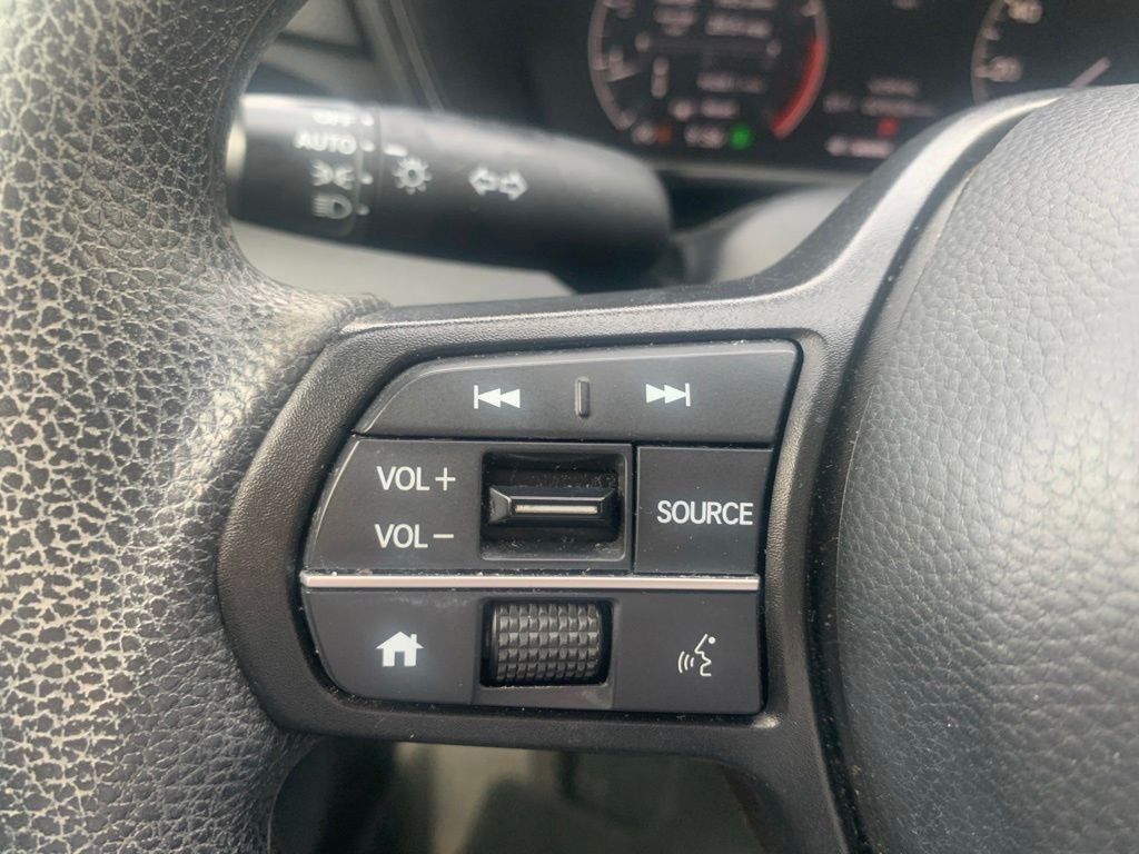 Used 2023 White Honda LX image 17