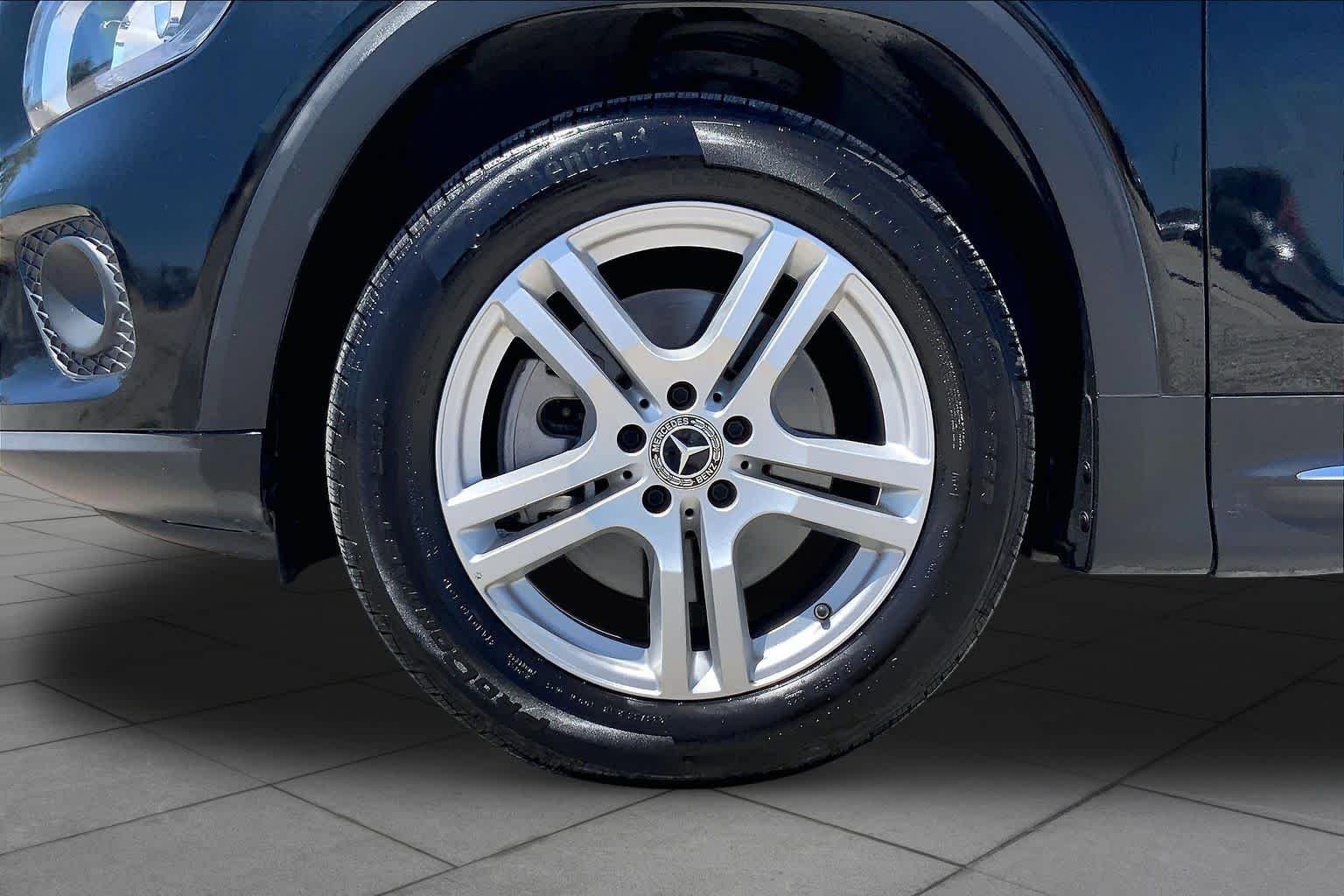 Used 2023 Night Black Mercedes-Benz GLB 250 image 11