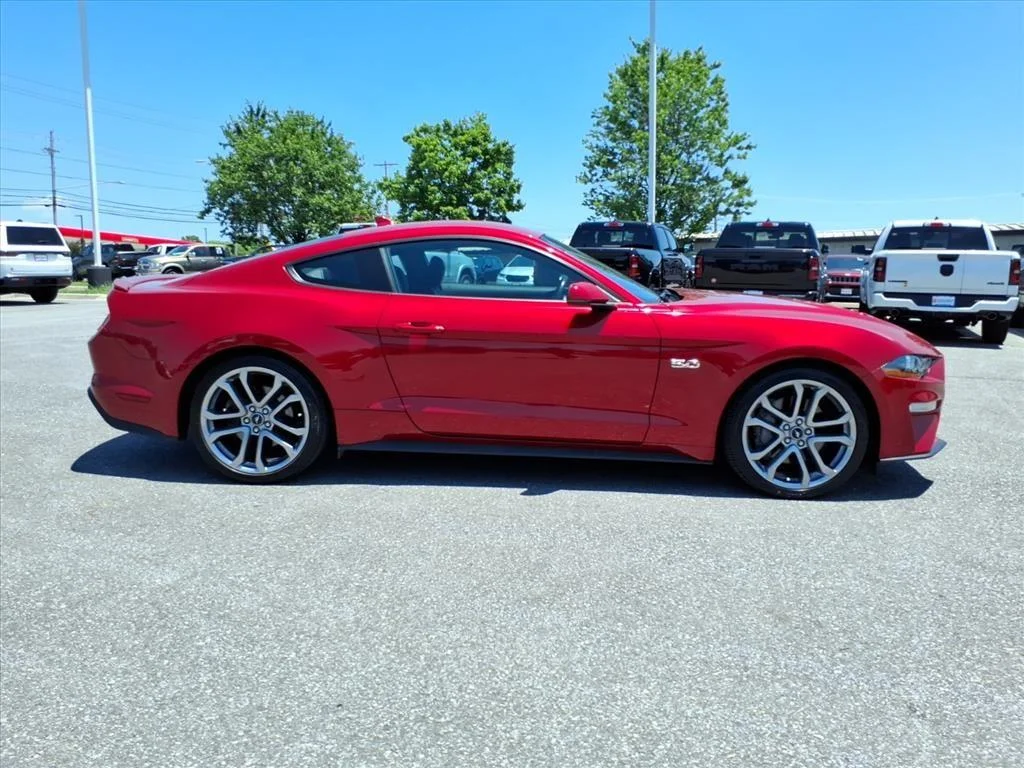Used 2022 Rapid Red Metallic Tinted Clearcoat Ford GT Premium image 3