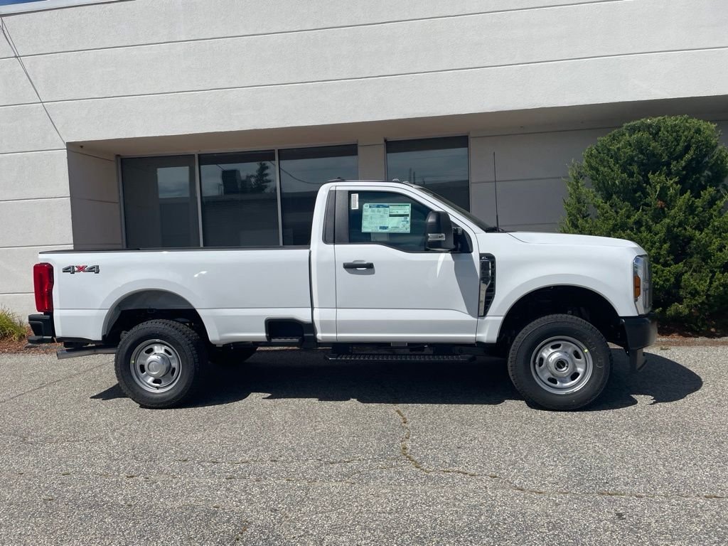 New 2026 Oxford White Ford F-350® XL image 4
