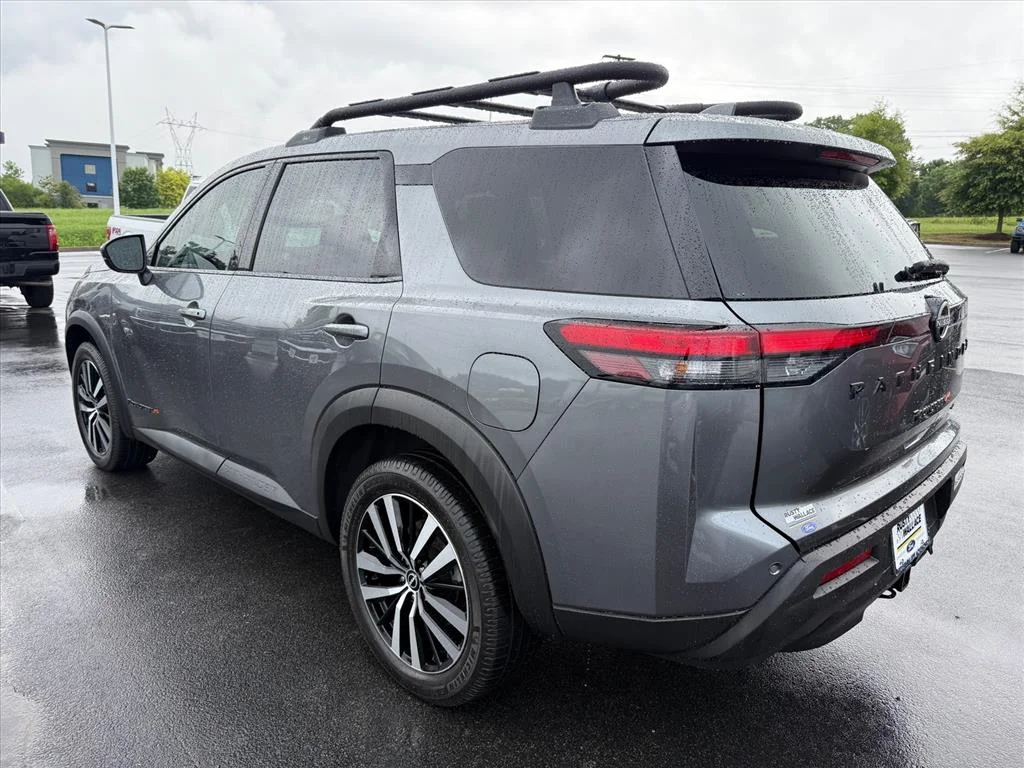 Used 2023 Gun Metallic Nissan Rock Creek image 5