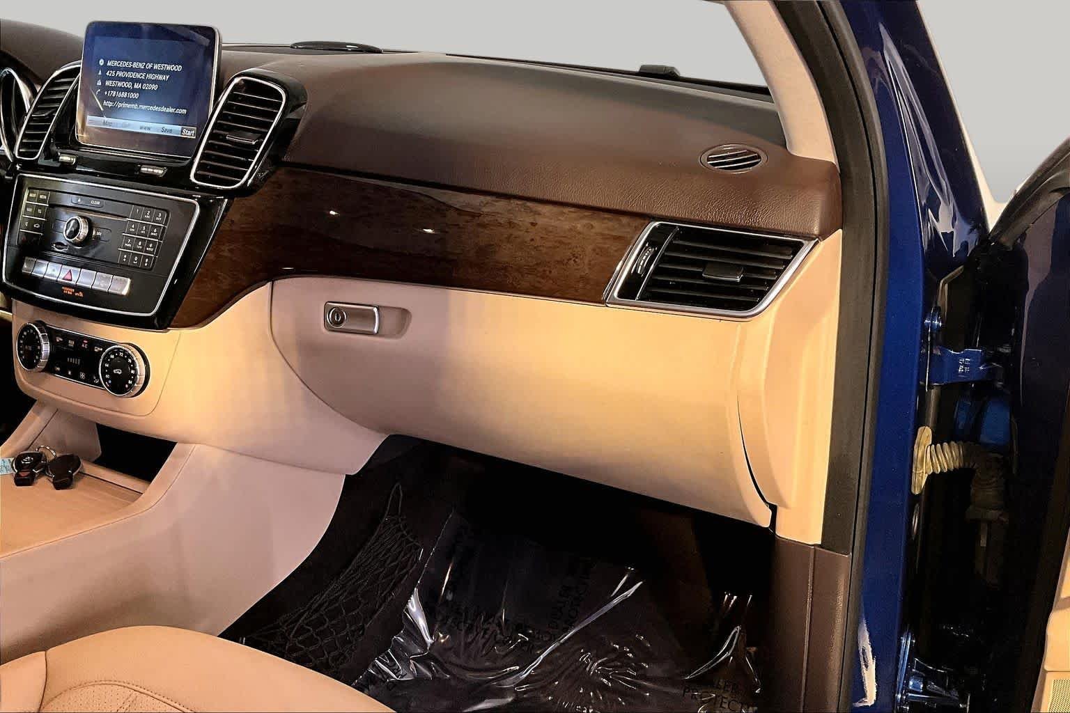 Used 2018 Brilliant Blue Metallic Mercedes-Benz GLE 350 image 19
