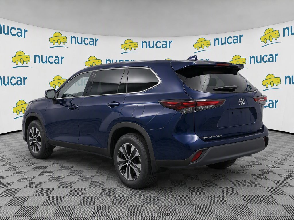 Used 2026  Toyota XLE image 3