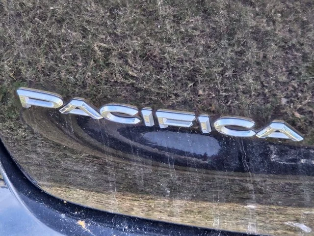 Used 2024 Black Chrysler Select image 12