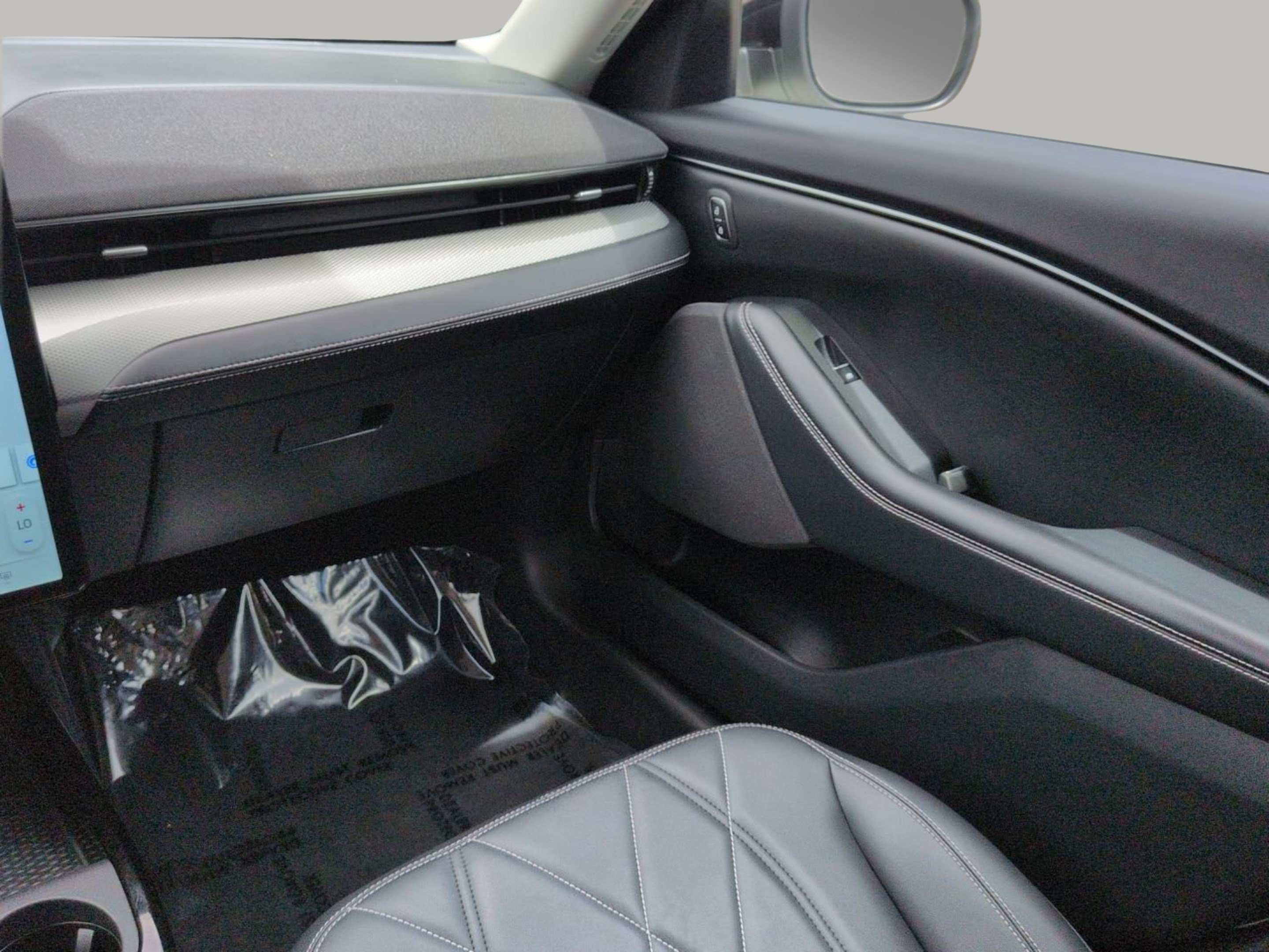Used 2023 White Metallic Ford Select image 19