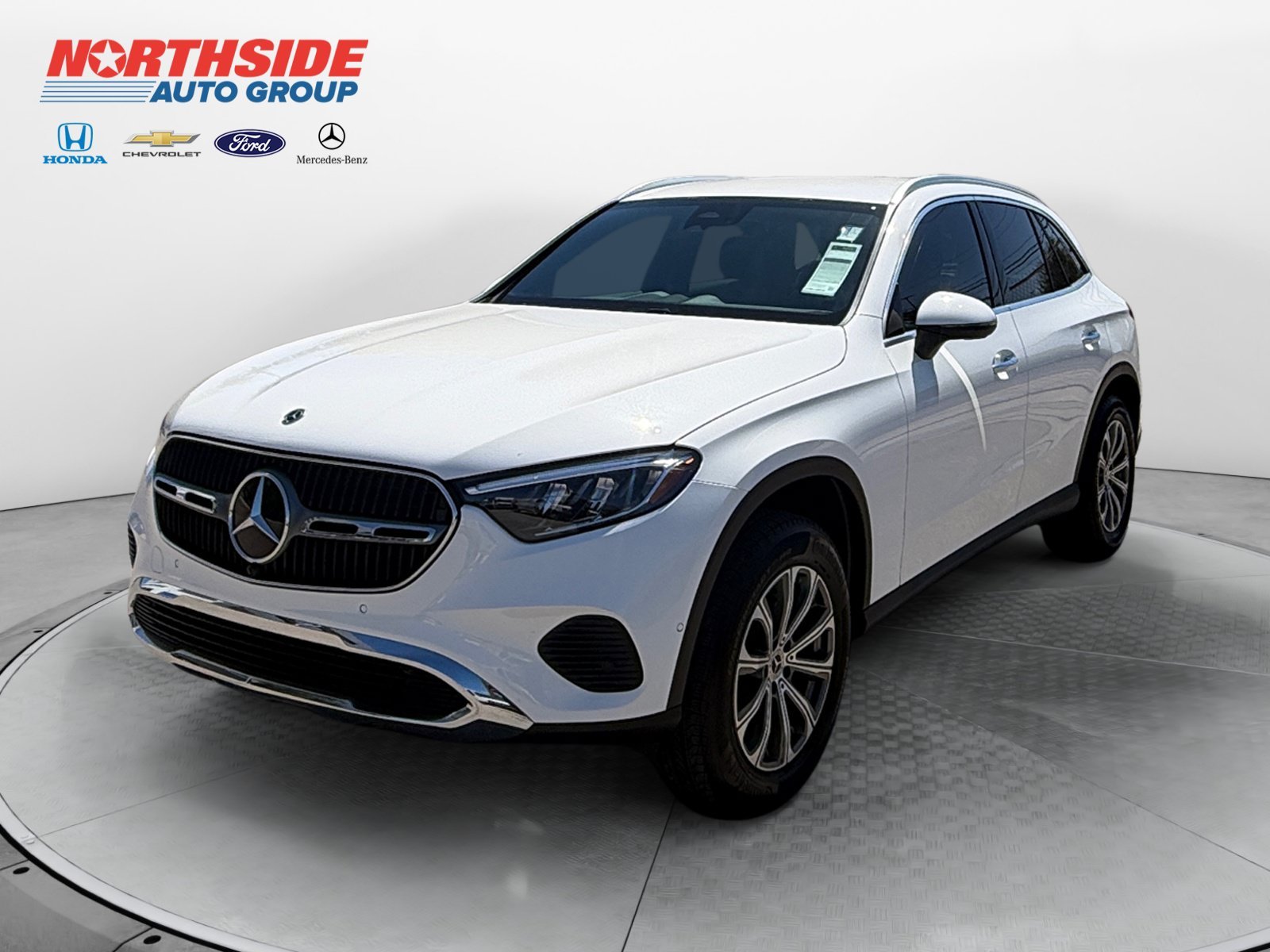 Certified Used 2026 Polar White Mercedes-Benz GLC 300 image 3
