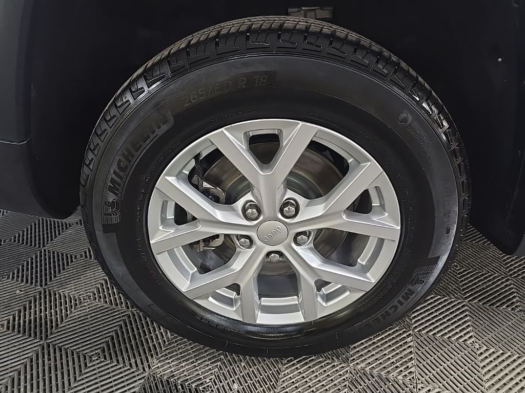 Used 2023 Bright White Clearcoat Jeep Limited image 16