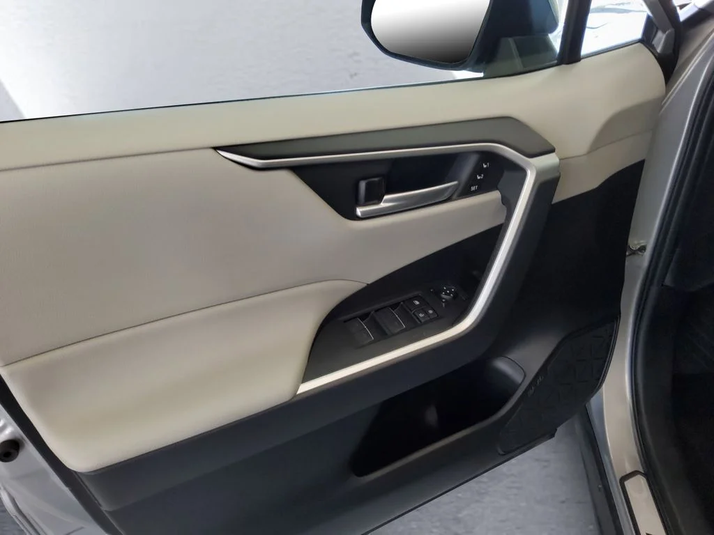 Used 2023 Silver Toyota XLE Premium image 12