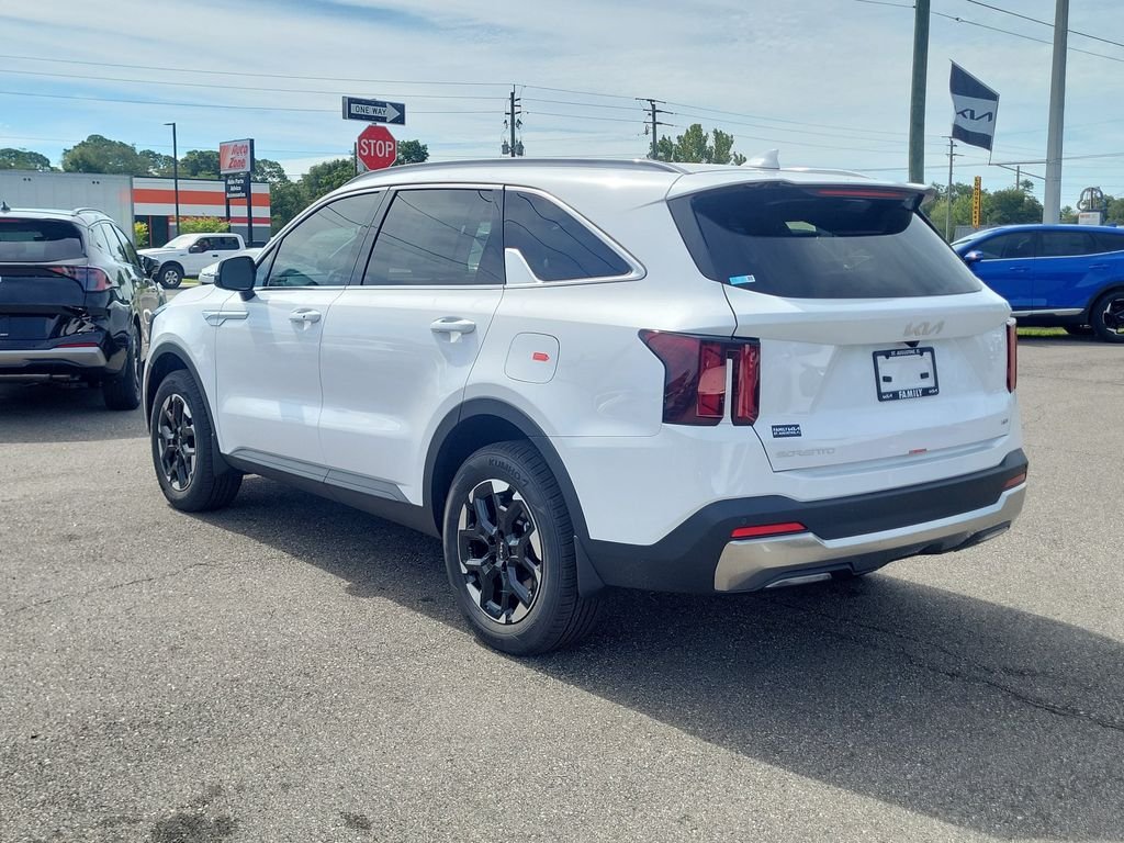 New 2026 White Kia S image 4