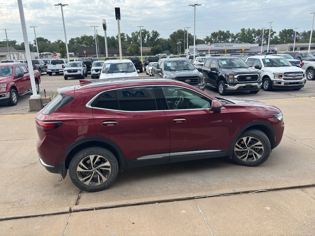 Used 2022  Buick Essence image 6