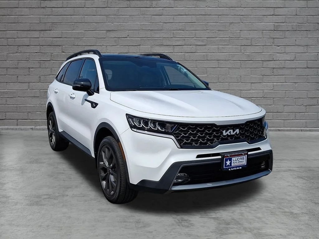 Used 2022 White Kia X-Line EX image 2