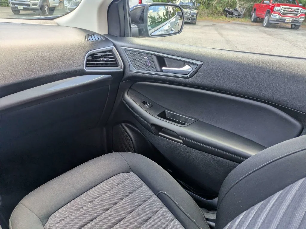 Used 2024 Silver Ford SE image 17