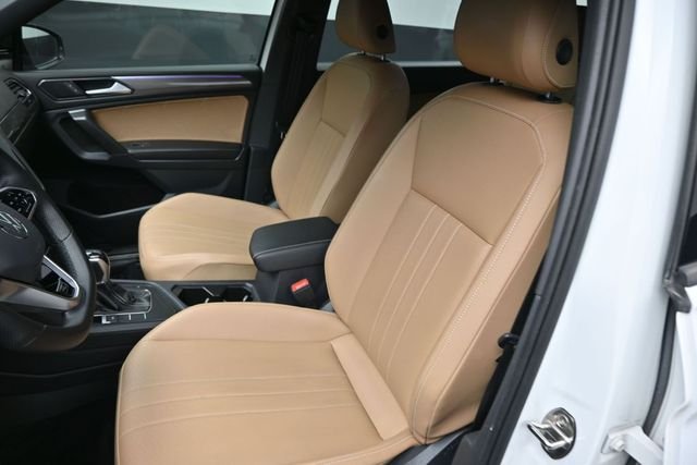 Used 2022 White Volkswagen 2.0T SE R-Line Black image 19