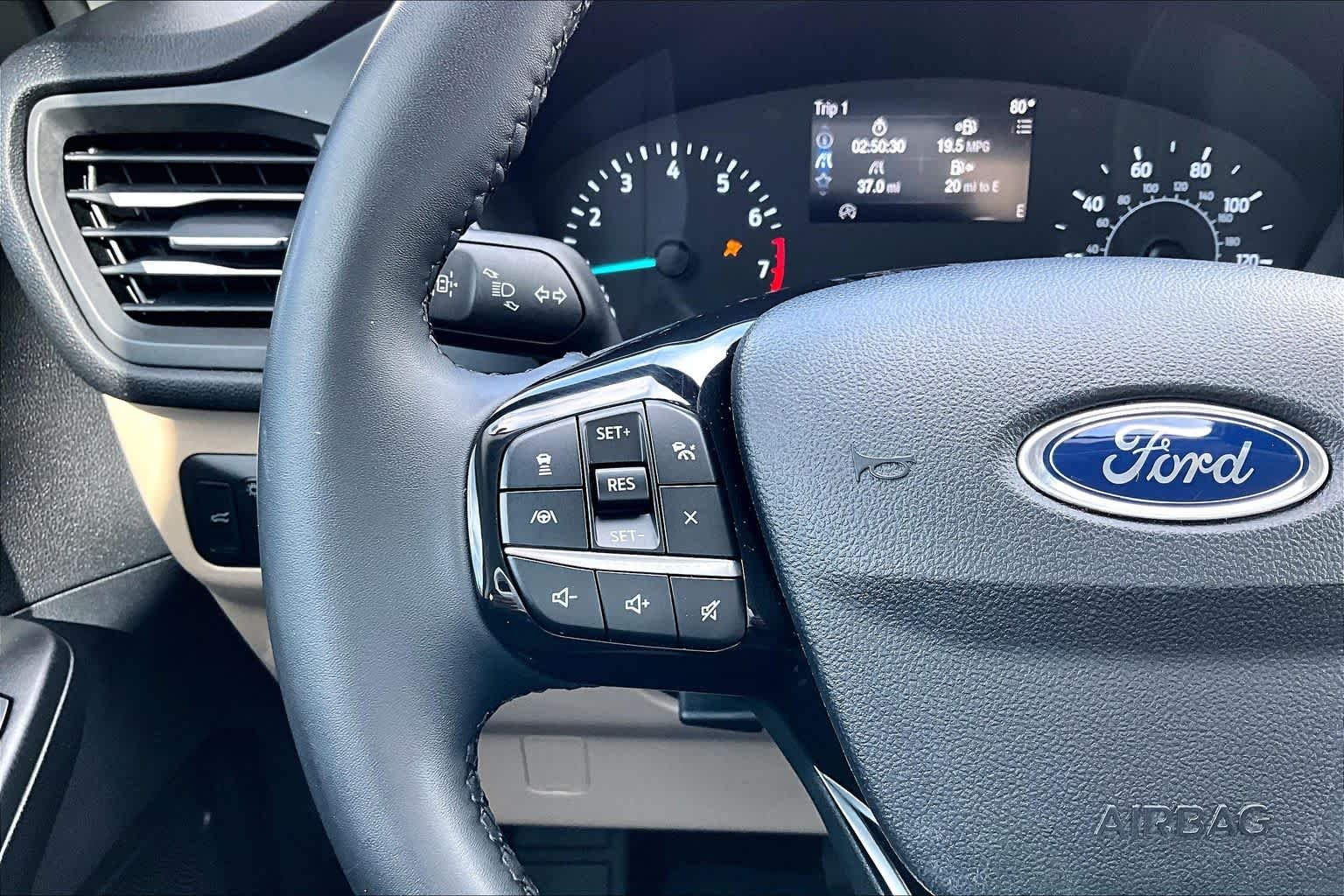 Used 2021 Rapid Red Metallic Tinted Clearcoat Ford SEL image 24