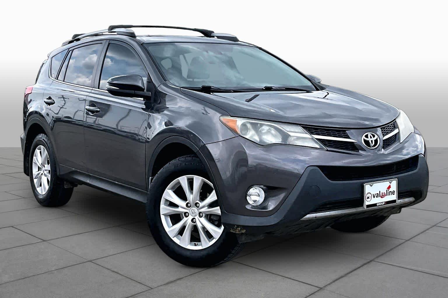 Used 2014 Magnetic Gray Metallic Toyota Limited image 3