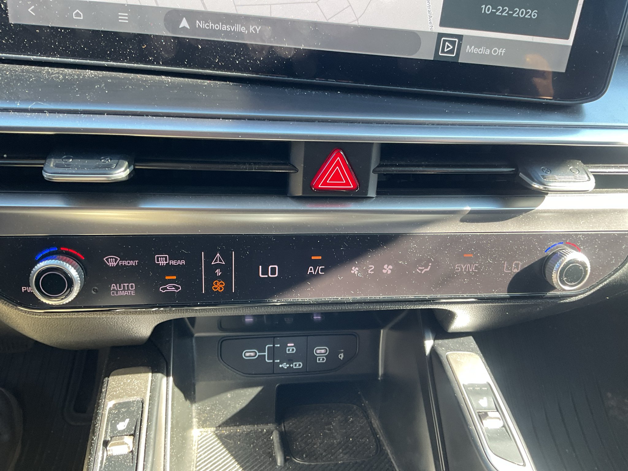 Used 2026 Wolf Gray Kia EX image 22