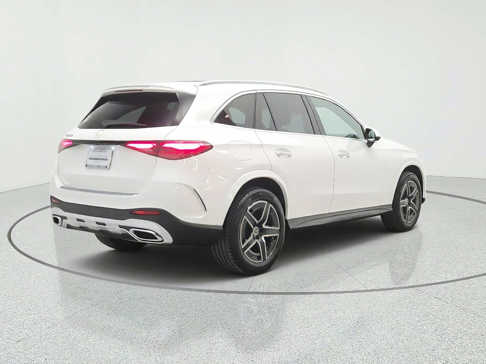 Used 2024 Polar White Mercedes-Benz GLC 300 SUV image 5