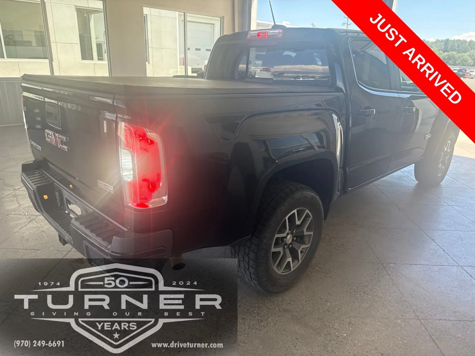 Used 2015 ONYX BLACK GMC 4WD SLE image 4