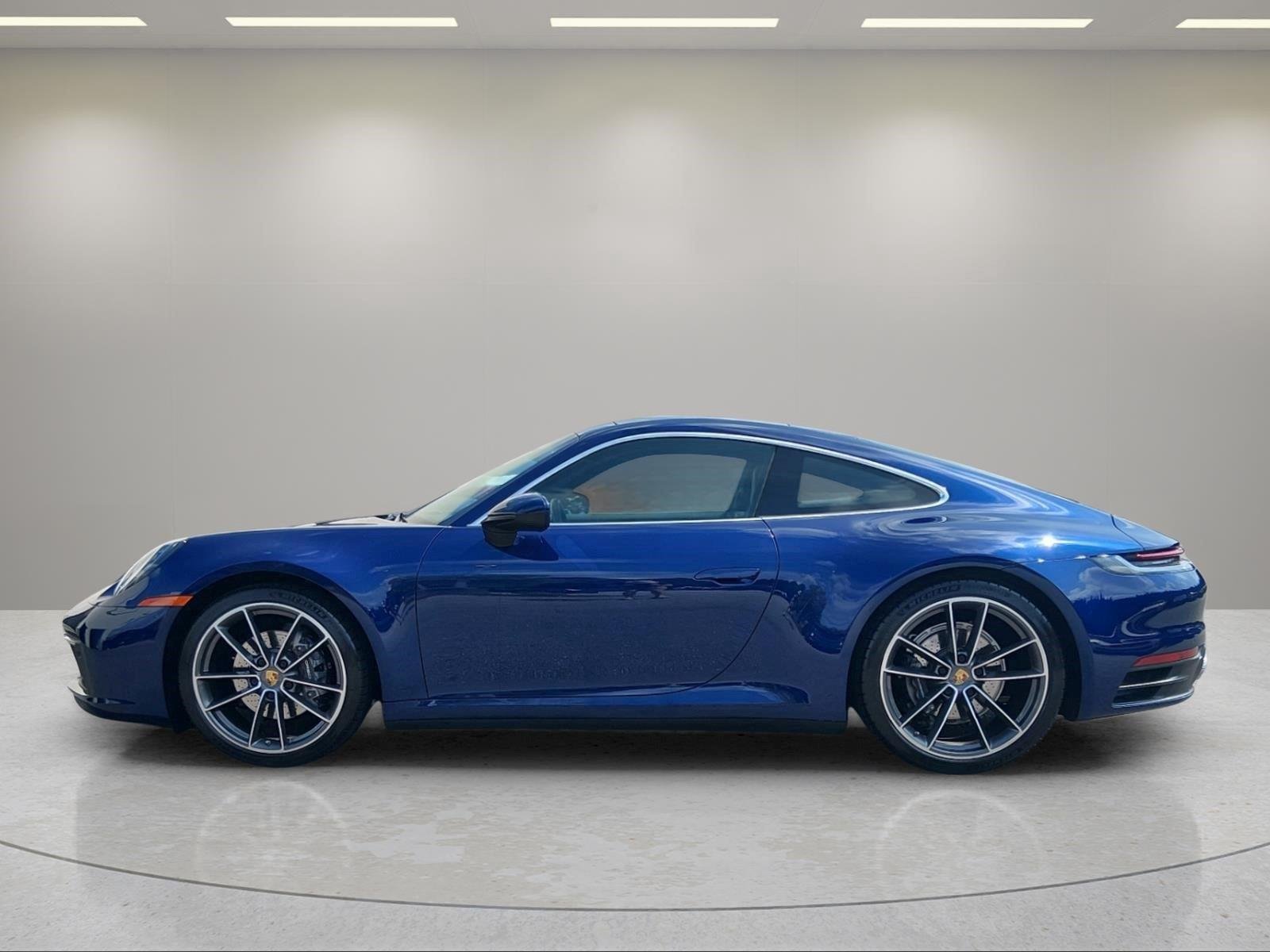 Used 2020 Gentian Blue Metallic Porsche Carrera image 2