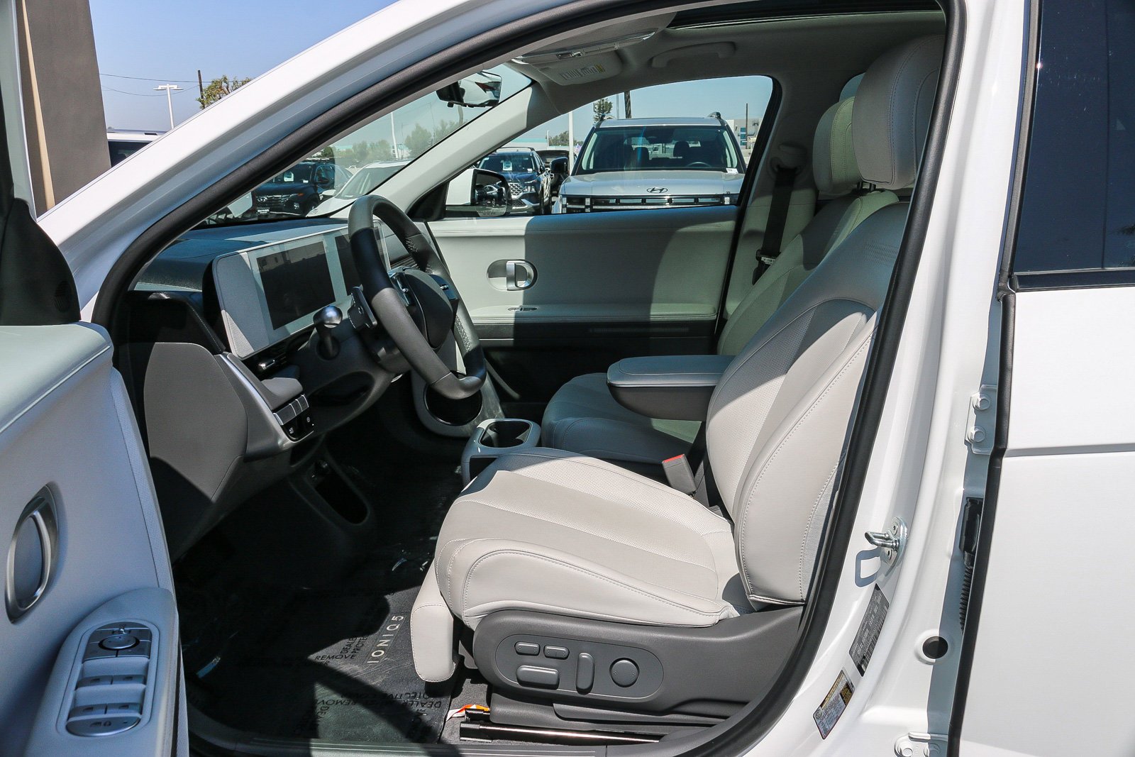 Certified Used 2024 Atlas White Hyundai Limited image 22