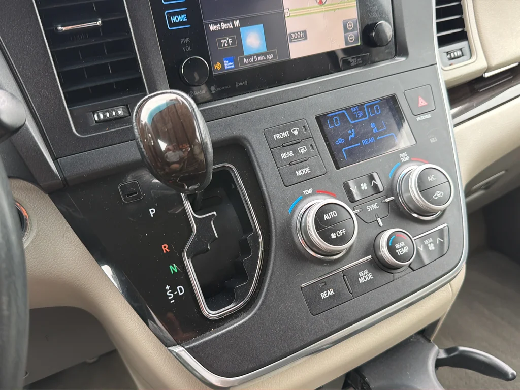 Used 2016 Black Toyota XLE image 36