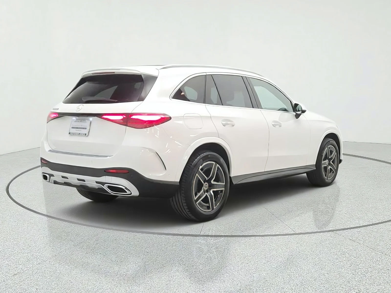 Used 2024 Polar White Mercedes-Benz GLC 300 SUV image 5