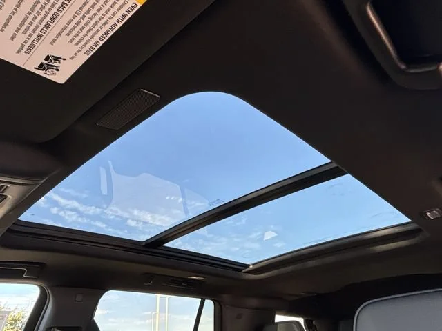 2027 GMC Yukon Denali - Photo 22