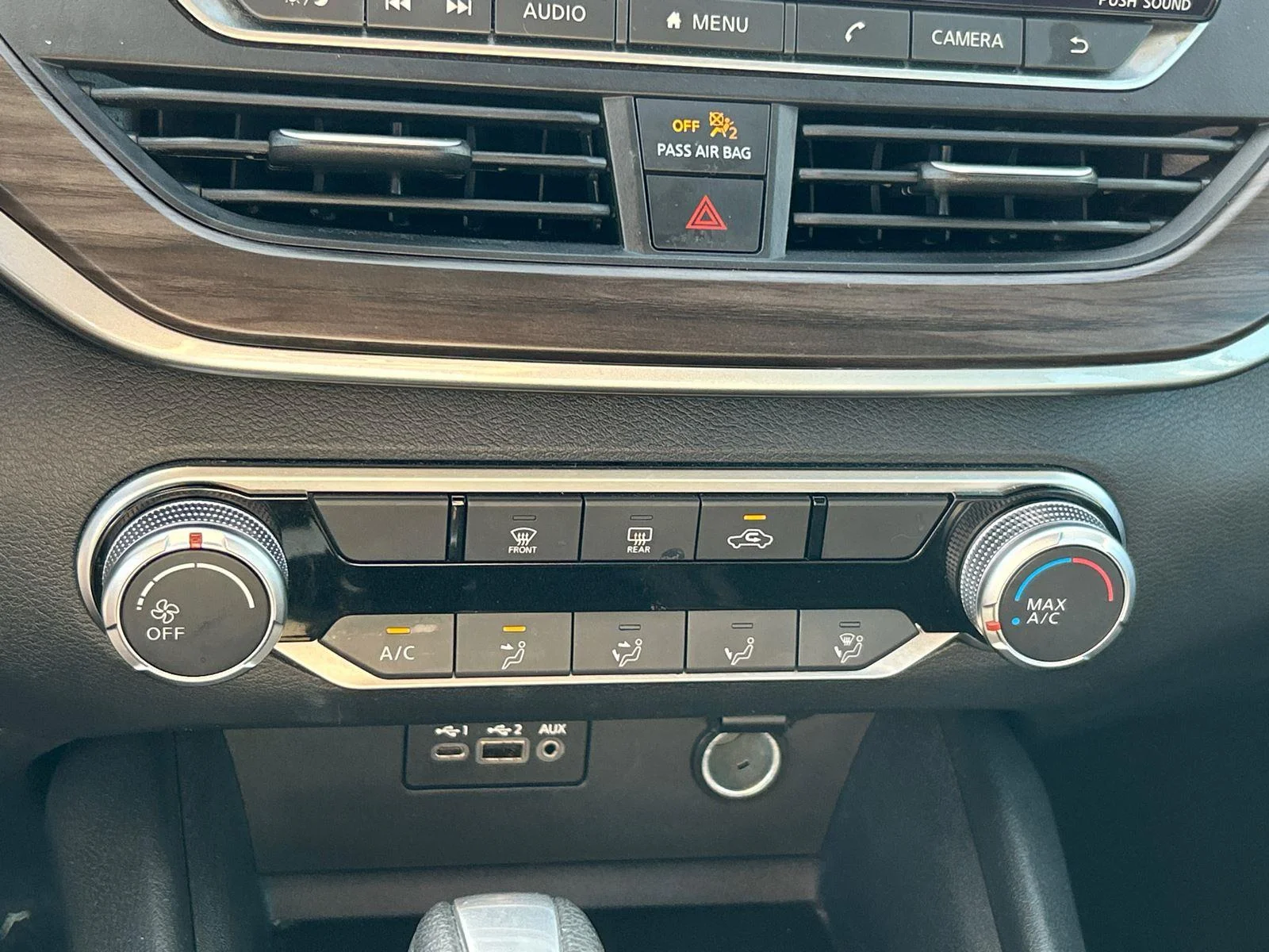 Used 2025 Glacier White Nissan SV image 23