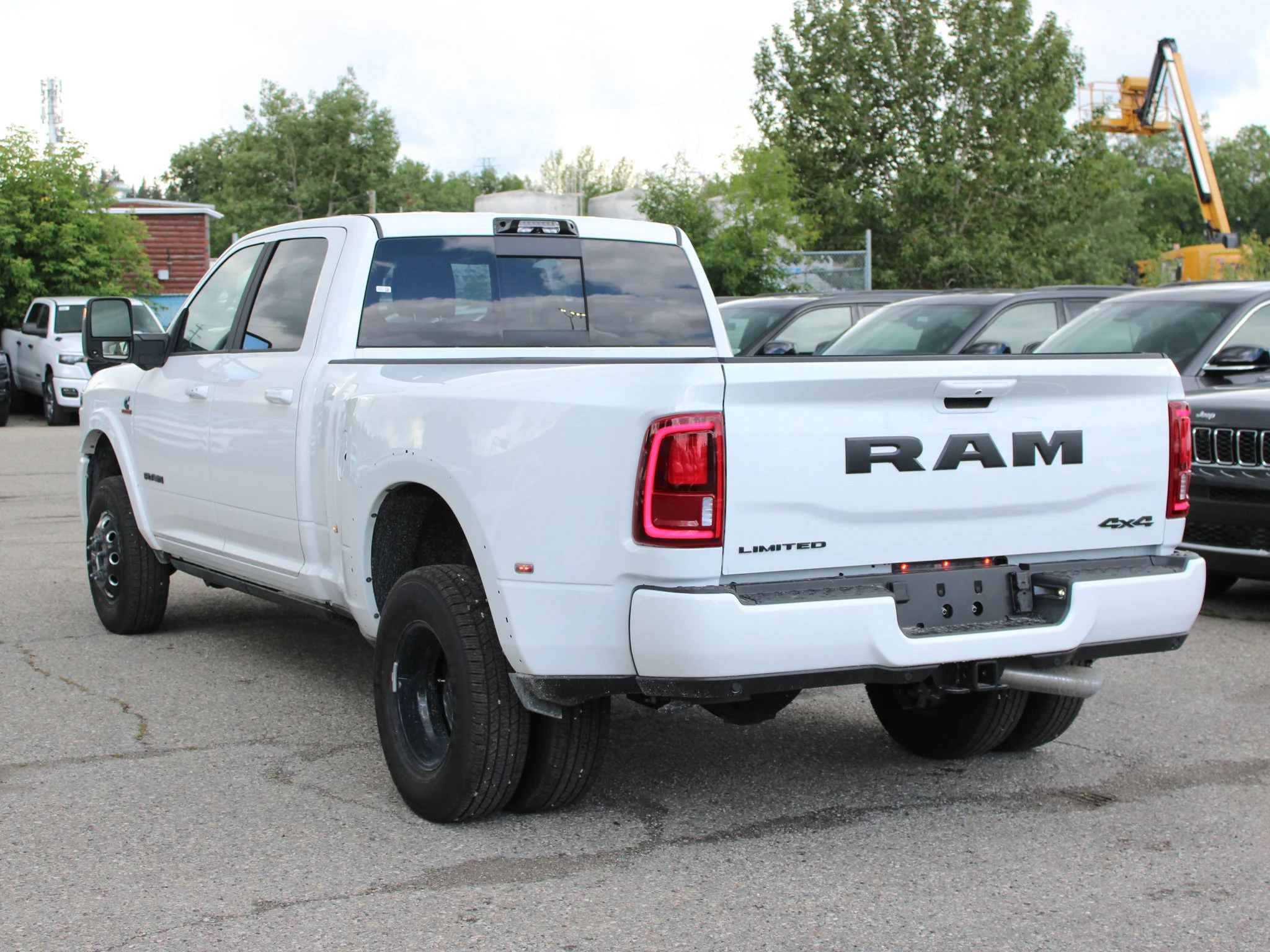 Used 2025 White RAM Limited 4x4, Max Tow image 3