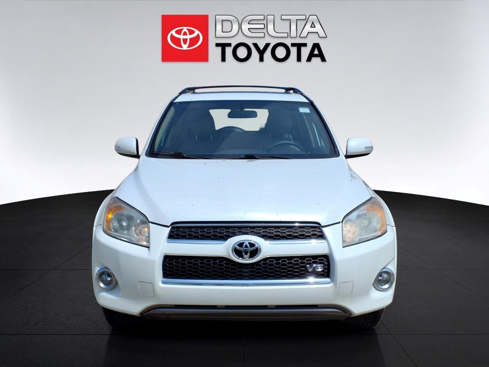 Used 2010 Blizzard Pearl Toyota Limited image 8
