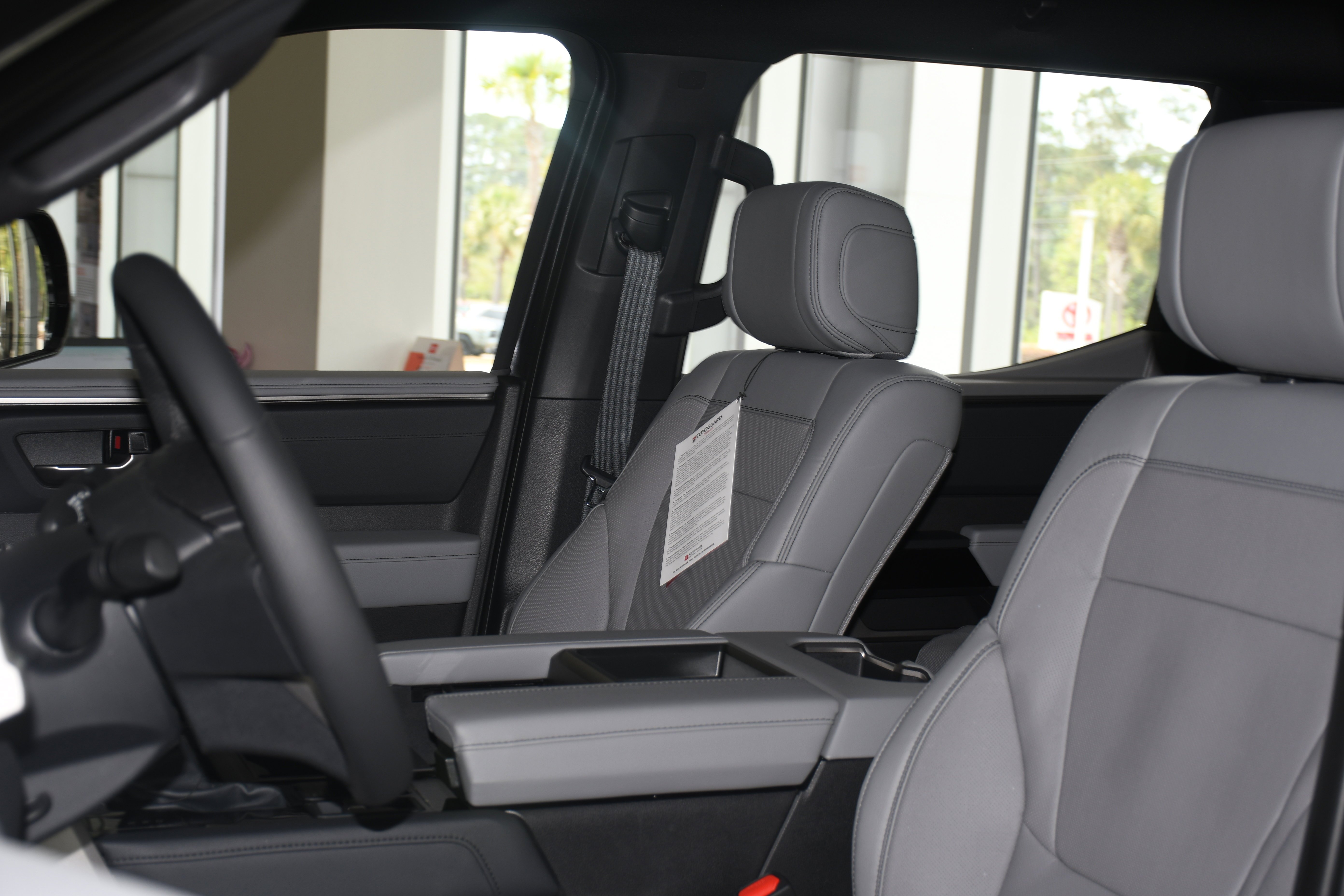 2026 Toyota Tundra Limited - Photo 6