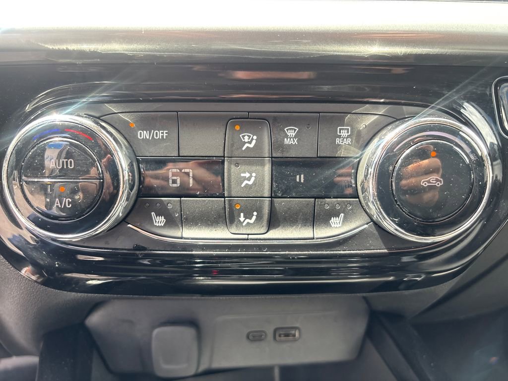 2025 Chevrolet Trax LT - Photo 28