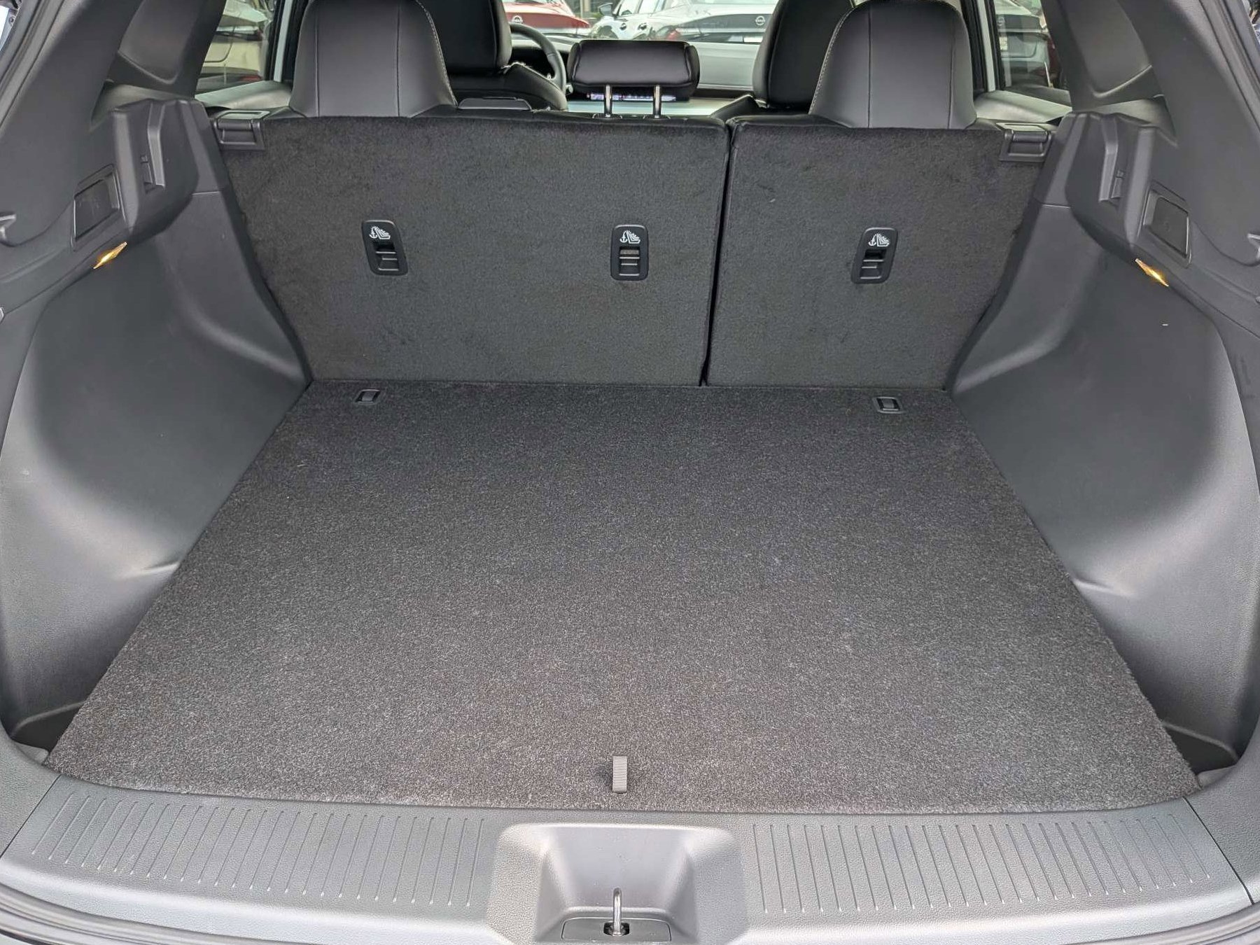 New 2026 White Nissan SL image 11