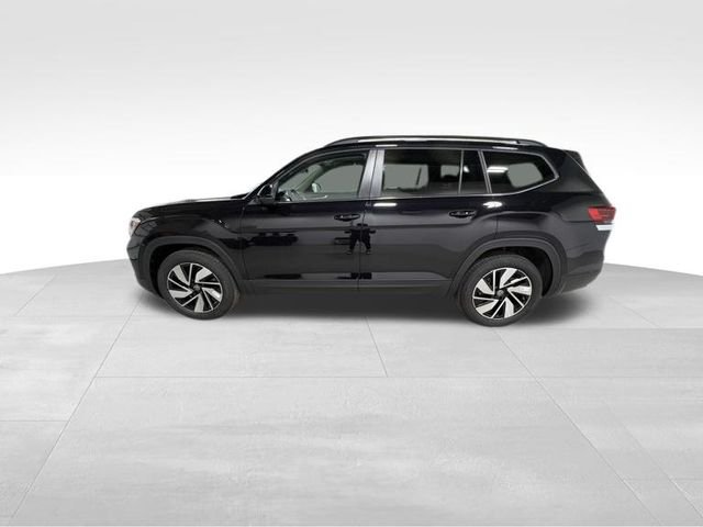 New 2026 Black Volkswagen 2.0T SE w/Technology image 2