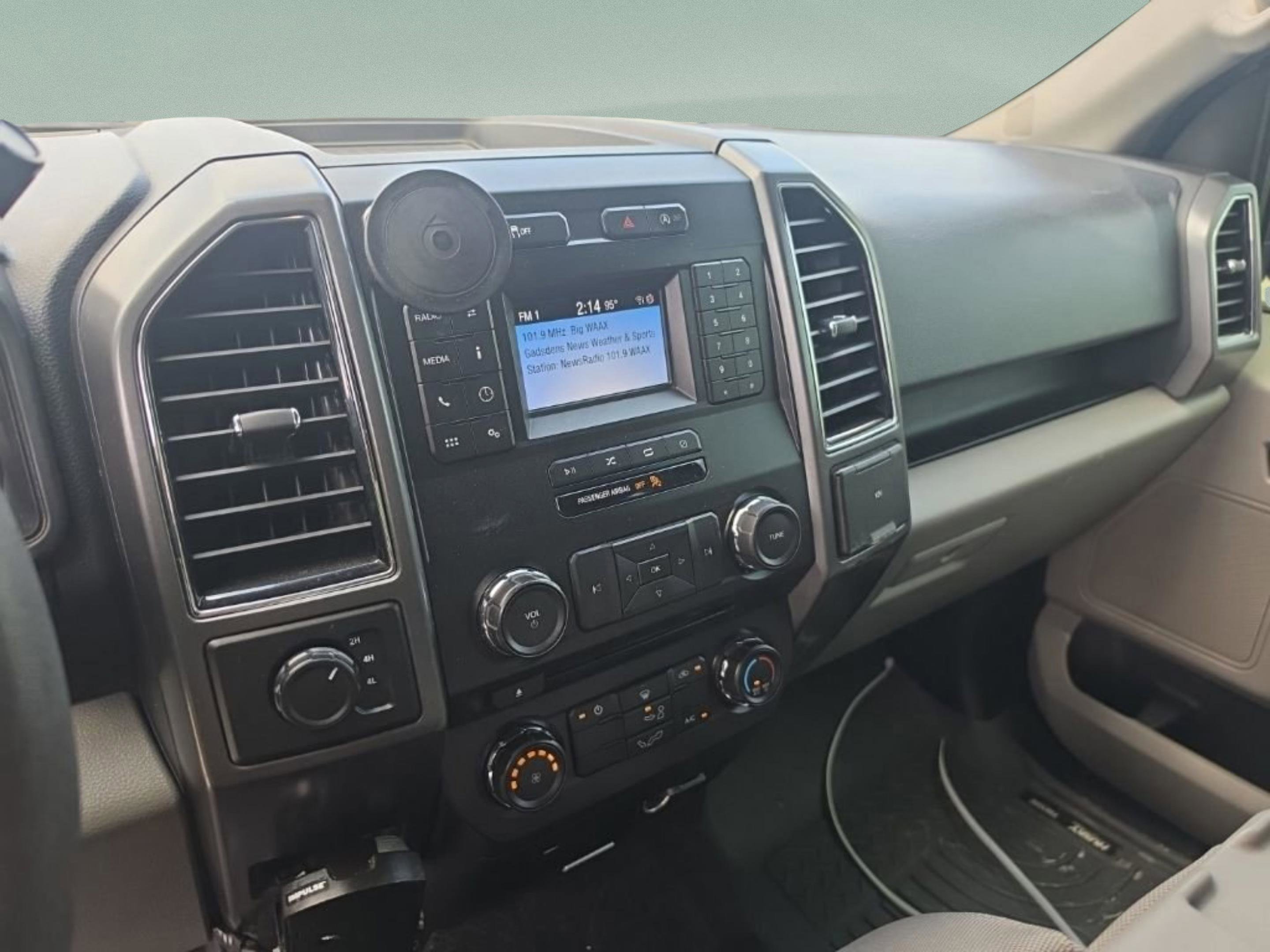 Used 2018 White Ford XLT image 17