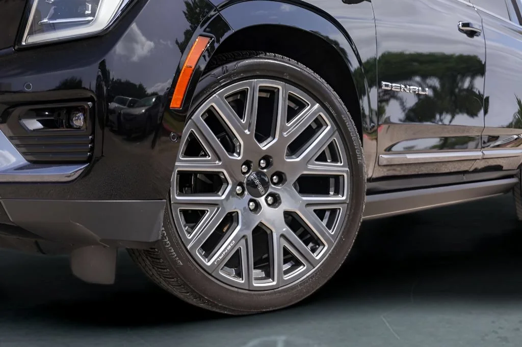Used 2026 Onyx Black GMC Denali Ultimate image 3