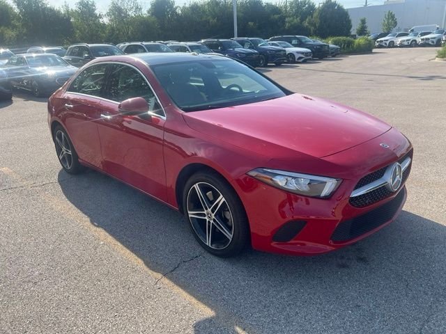 Used 2019 Jupiter Red Mercedes-Benz A 220 image 4