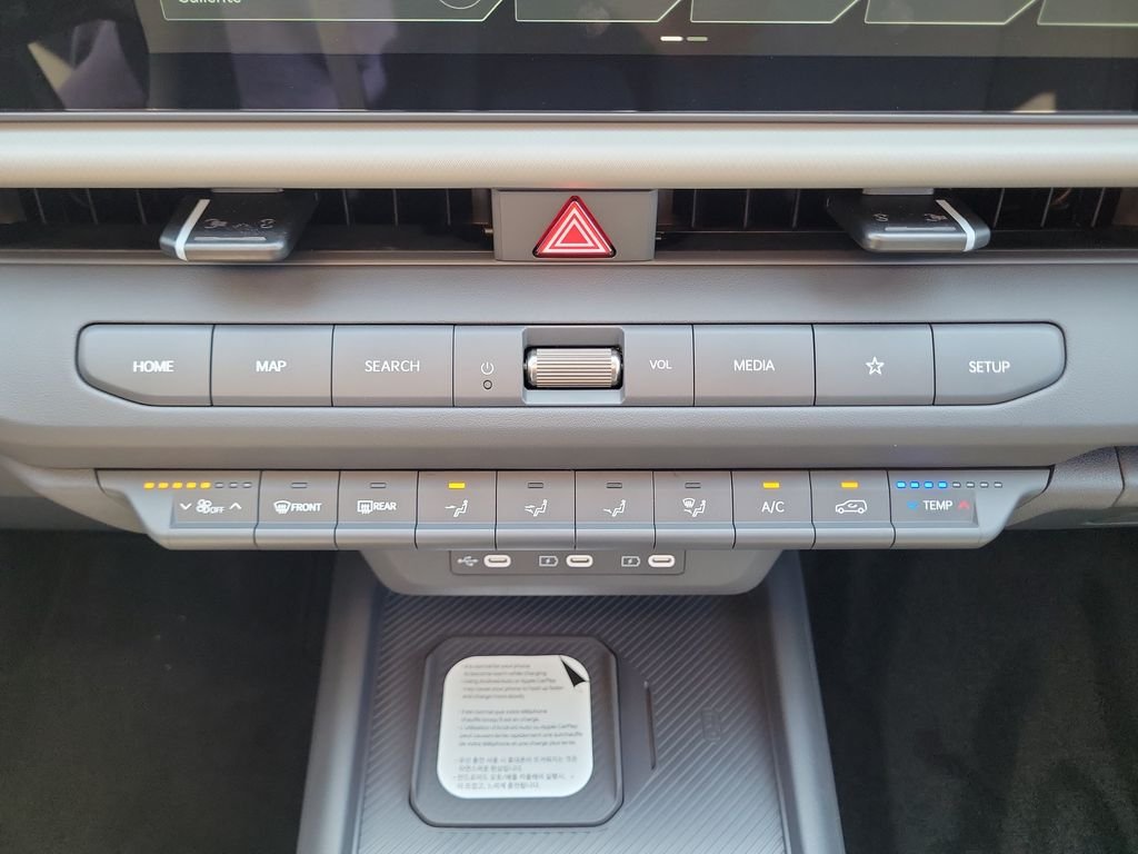 New 2027 White Kia S image 32