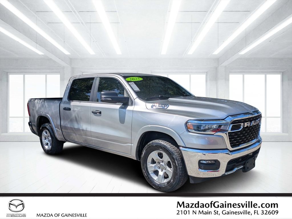 2025 RAM 1500 Big Horn/Lone Star 4x4 Crew Cab 5'7's photo