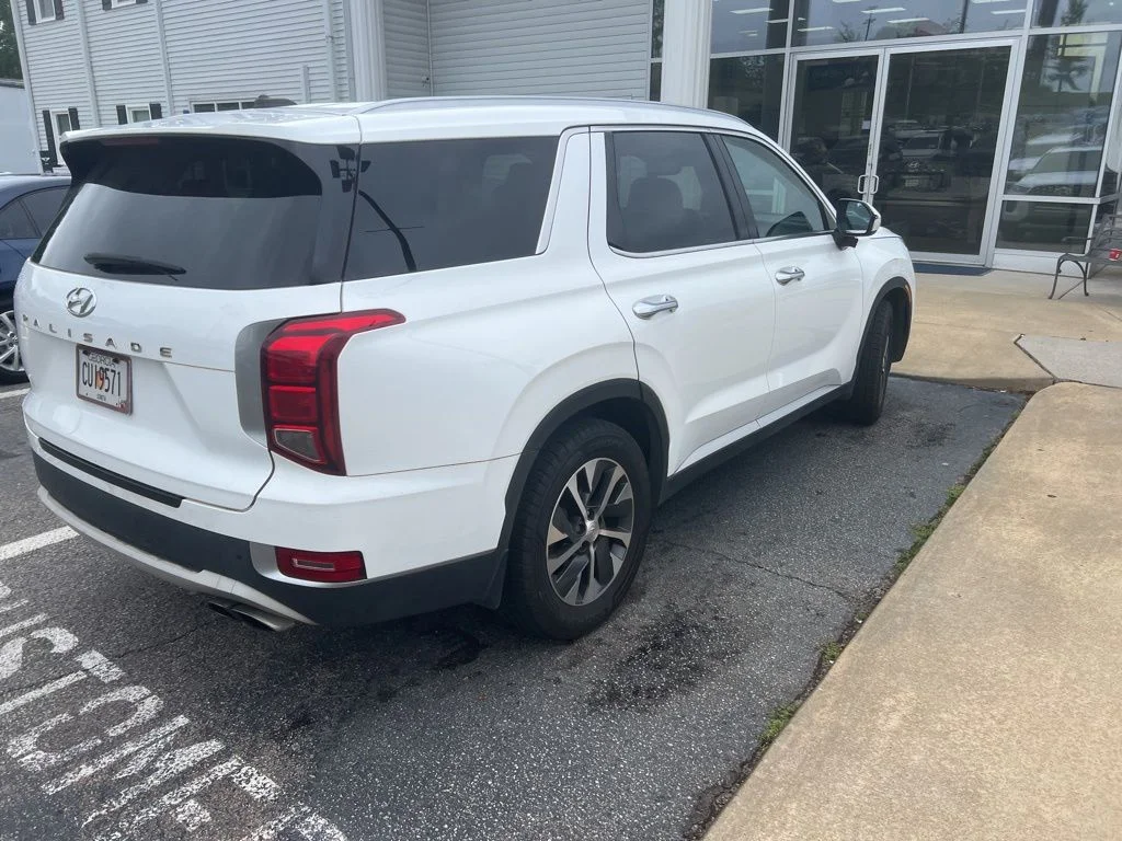 Used 2022 White Hyundai SEL image 5