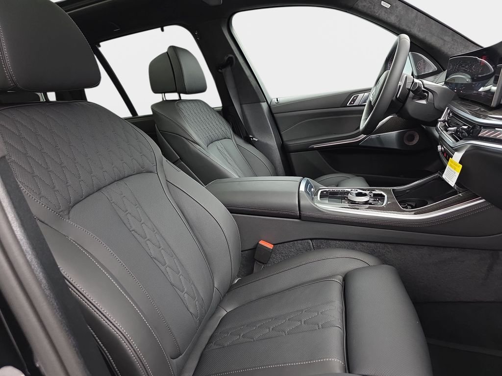 New 2026 Black Sapphire Metallic BMW M60i image 9
