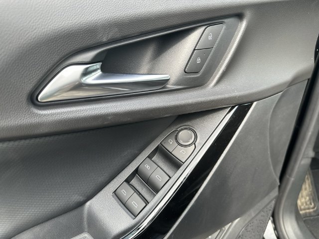 2027 Chevrolet Equinox LT - Photo 21