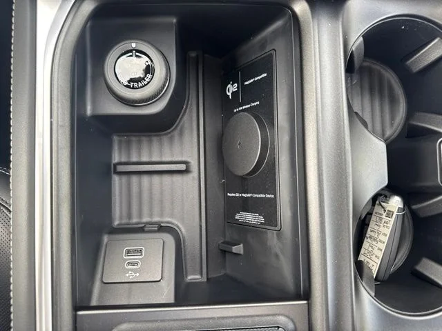 New 2027 Gray Ford Platinum image 25