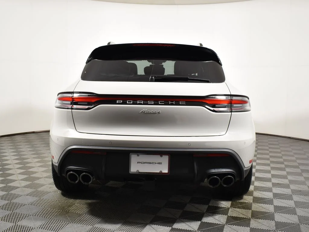 2026 Porsche Macan - Photo 6