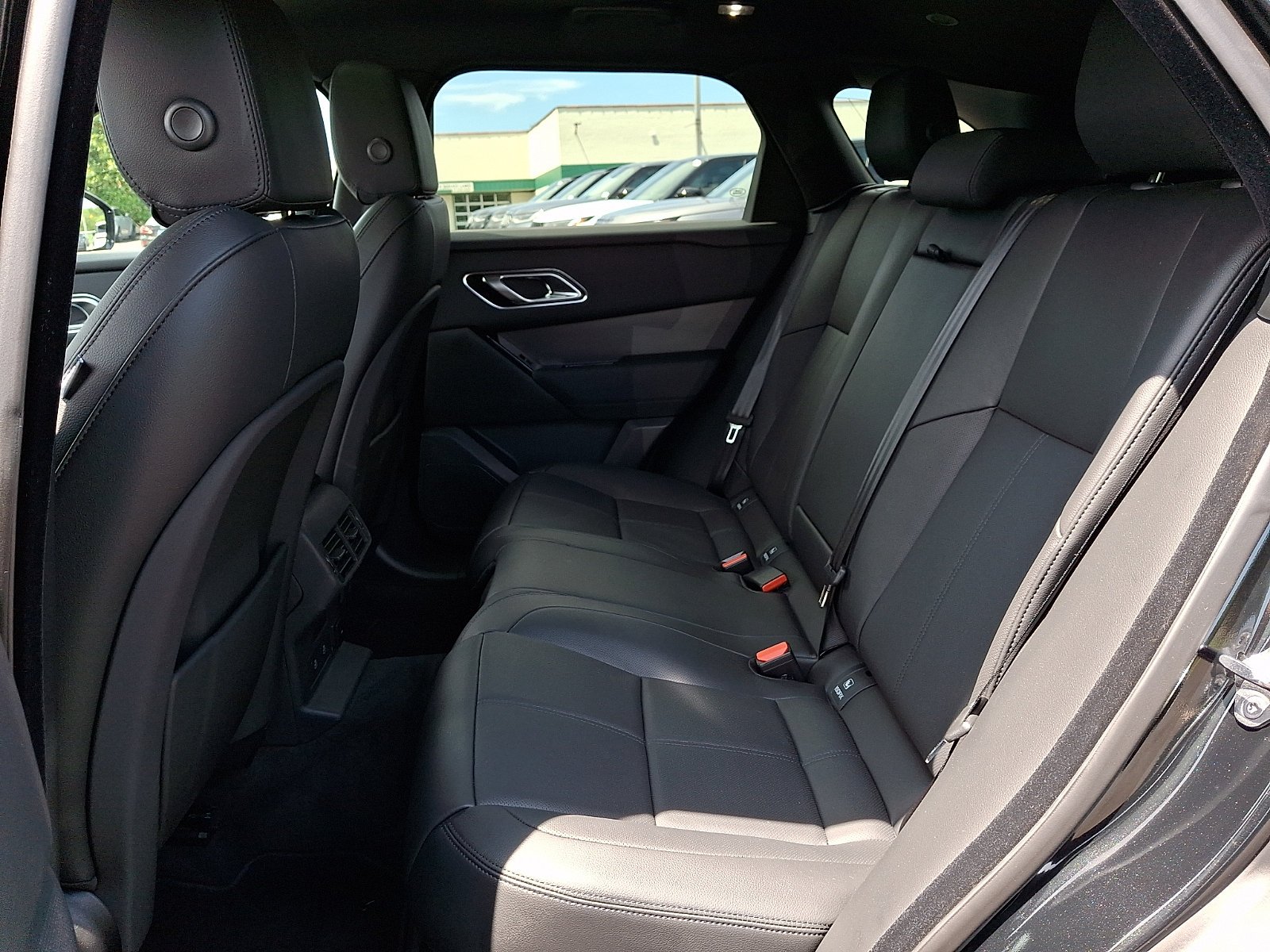 Used 2026 Santorini Black Metallic   1Ag Land Rover S image 19