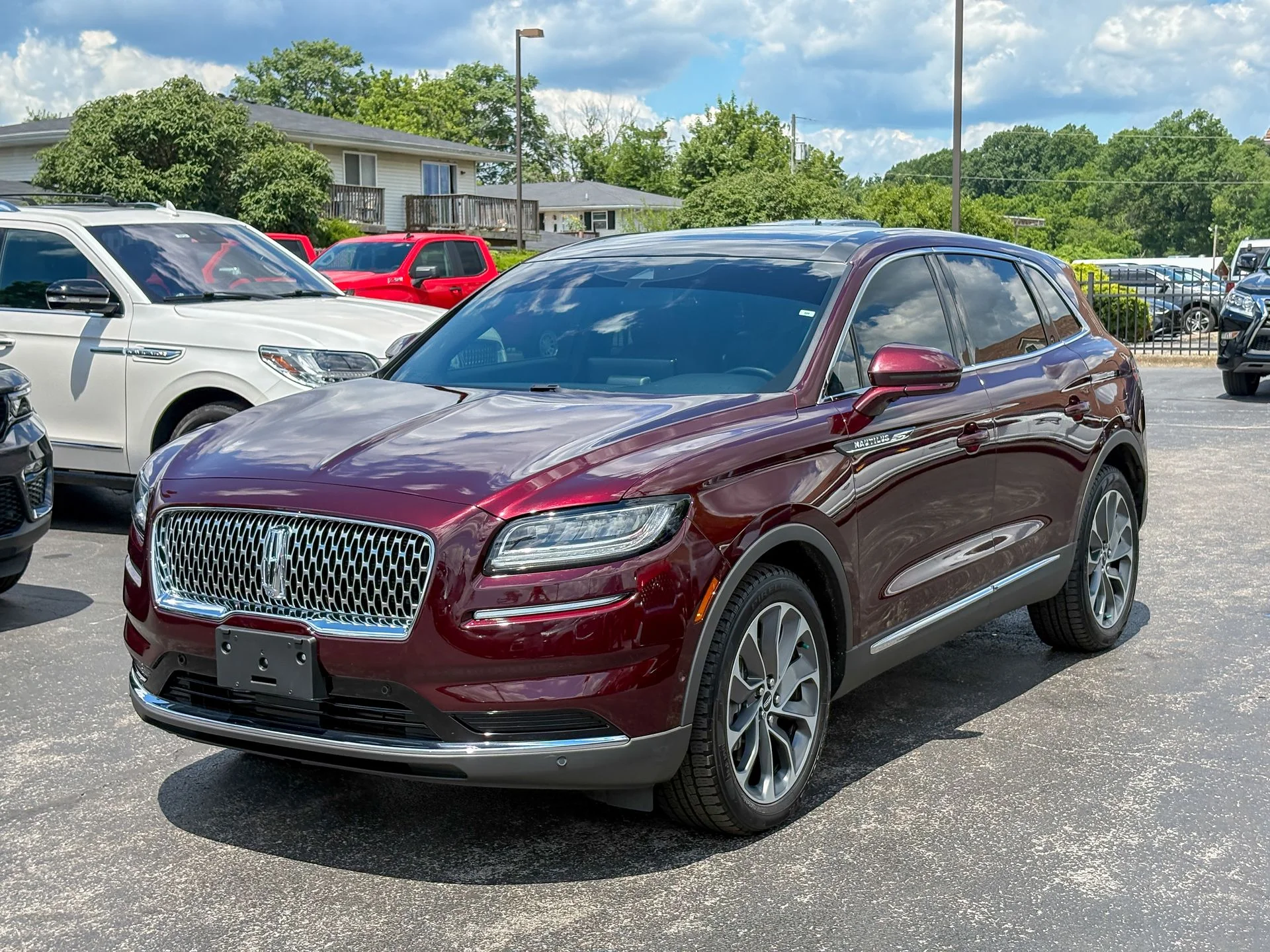 Used 2022 Red Lincoln Reserve image 5