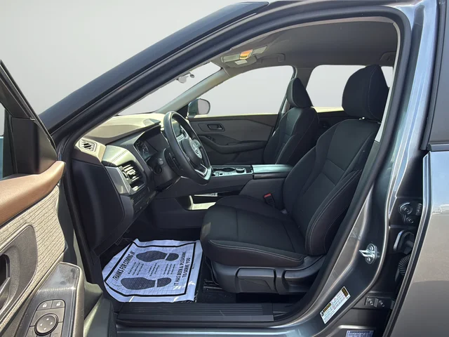 Used 2023 Gray Nissan S image 29