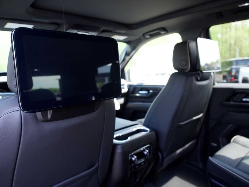 New 2026 Onyx Black GMC Elevation image 14