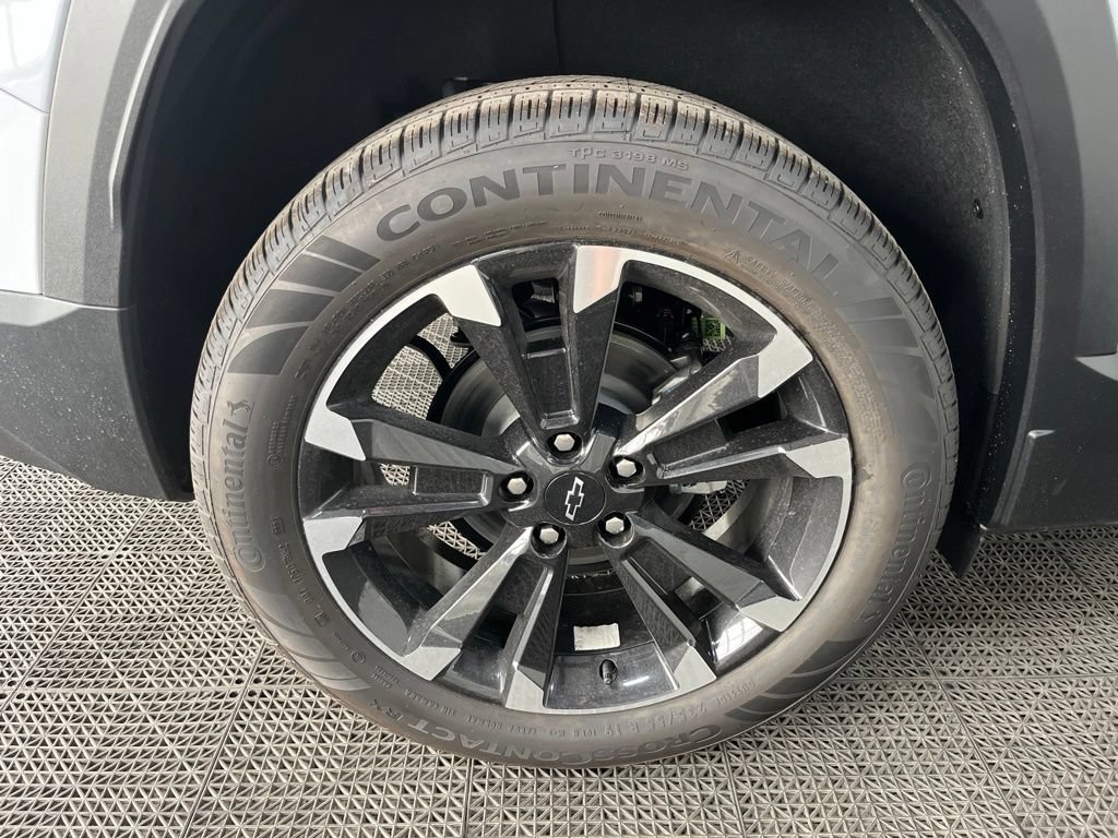 2027 Chevrolet Equinox RS - Photo 23